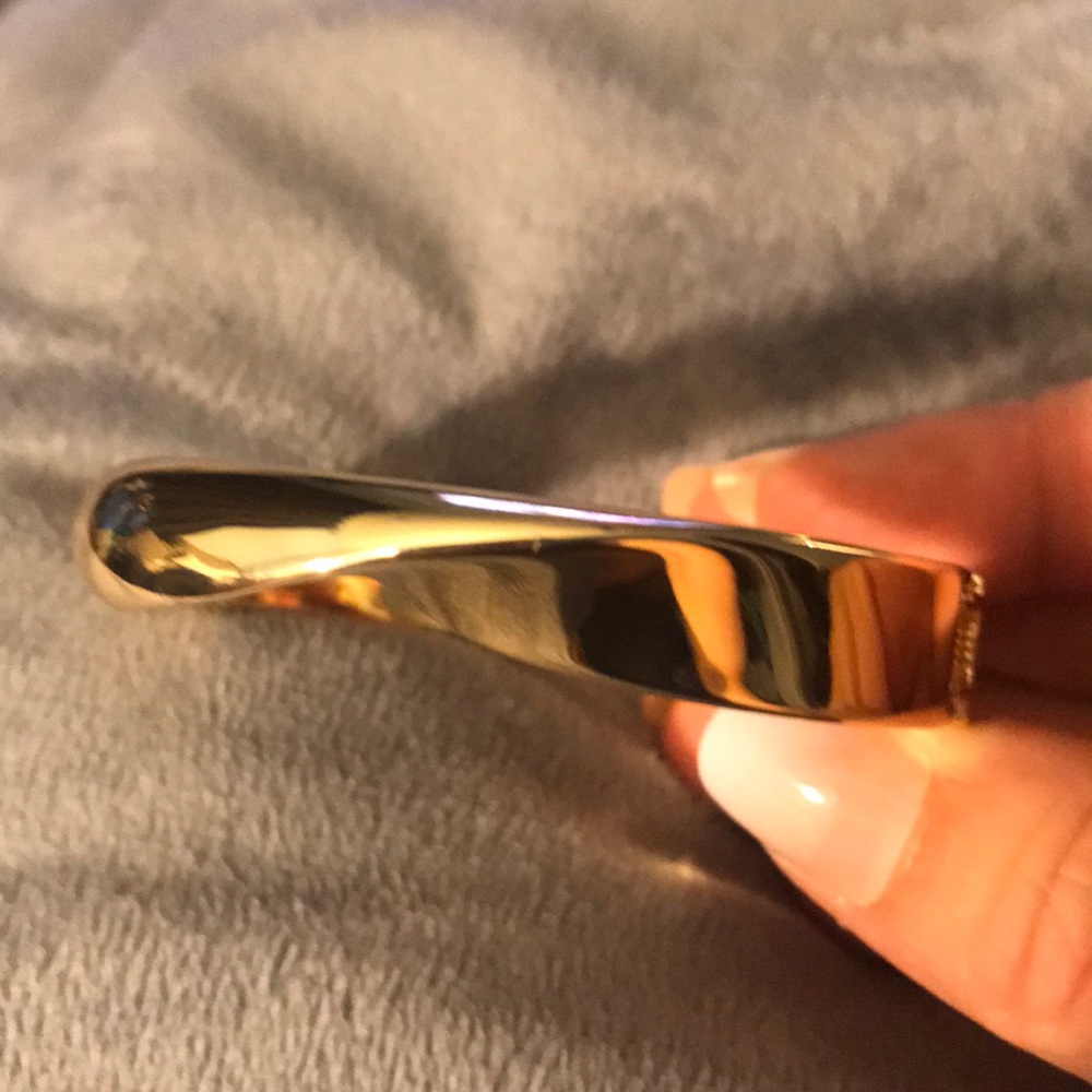 Gold bracelet